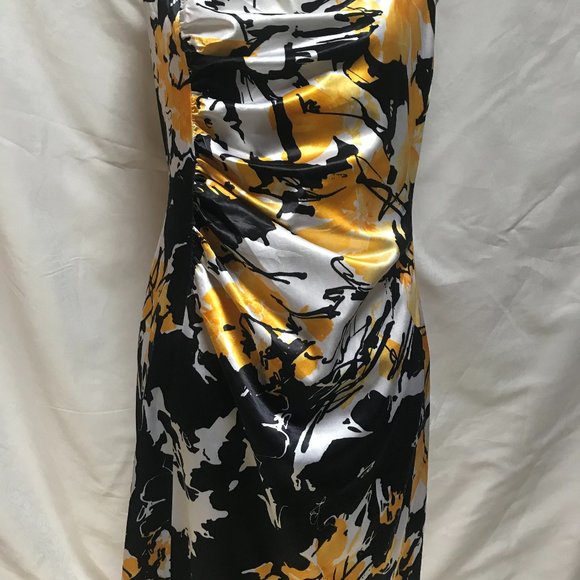 Gorgeous Silky satin like Dress - Picture 6 of 9